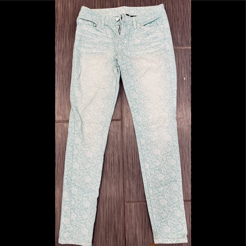 Bisou Bisou Jeans. Size 2.